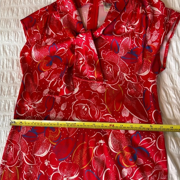 Vintage D’Allairds Red and White Ruffled Wrap Midi Sundress - Picture 13 of 15